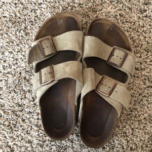 Birkenstock size 39 light tan (size 9)